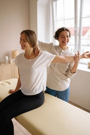 Aplicar cinesioterapia reeducação e eletroterapia