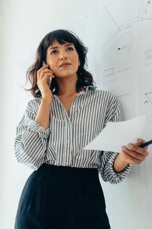 Gerir pessoas, custos e estoques com eficiência