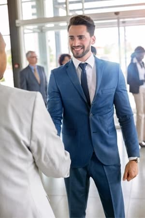 Gerir questões societárias contratuais e tributárias