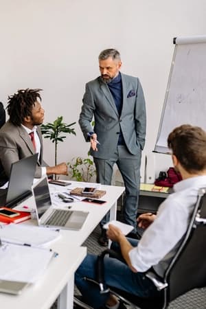 Aplicar comunicação assertiva e gestão do trabalho