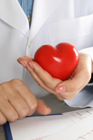 Utilizar dispositivos exames e recursos em cardiologia