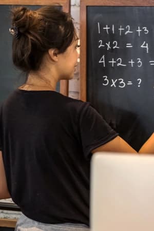 Discutir correntes pedagógicas e prática docente