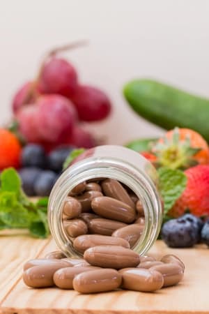 Acompanhar efeitos e ajustar doses com embasamento