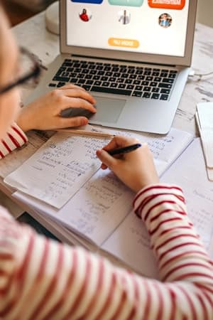 Compreender bases históricas e teóricas da EAD