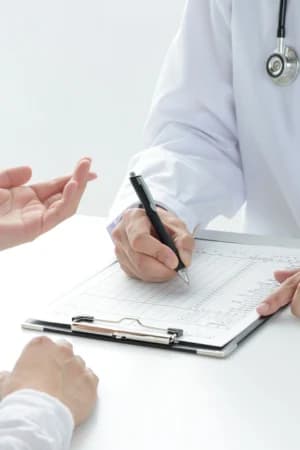 Analisar custos e resultados na gestão em saúde