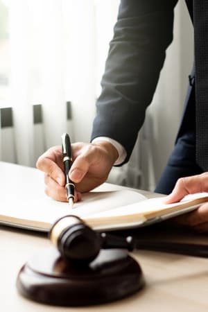 Realizar análises, cálculos trabalhistas e previdência