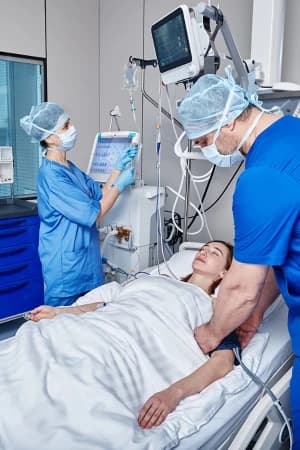 Aplicar farmacoterapia em pacientes críticos