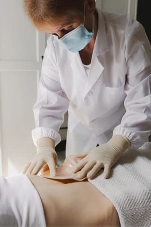 Aplicar protocolos de segurança e controle de infecção