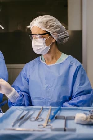 Executar tempos cirúrgicos e fluxos de sala