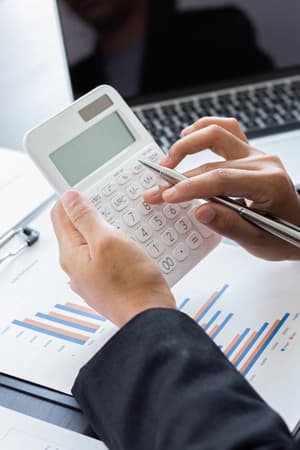 Integrar contabilidade, economia e administração