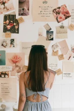 Construir uma narrativa simbólica da própria história