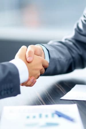 Aprimorar o conhecimento em finanças e serviços