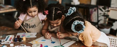 Transição de carreira com sentido: quem pode fazer Pós em Arteterapia?