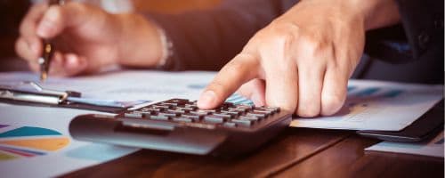 Dívida pública global deve ultrapassar US$ 100 tri em 2024, aponta FMI