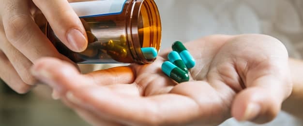 A automedicação é contraindicada, em contrapartida, o consumo de medicamentos aumentou na pandemia