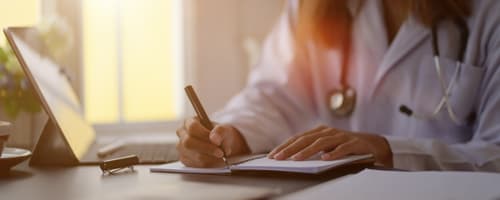 Qual a diferença entre o Biomédico e o Biomédico Esteta?