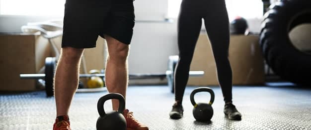 A prática frequente de exercícios físicos previne o agravamento de sintomas da COVID-19