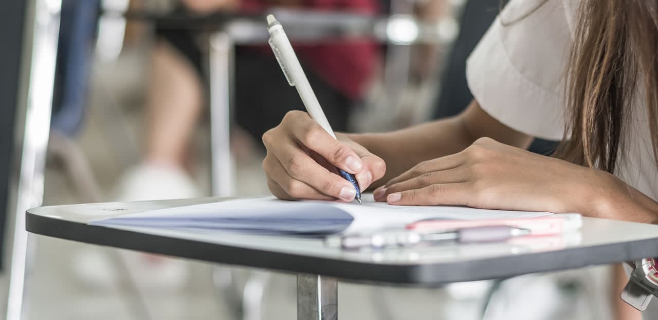 Docente em Fonoaudiologia comenta tema da redação do ENEM 2017