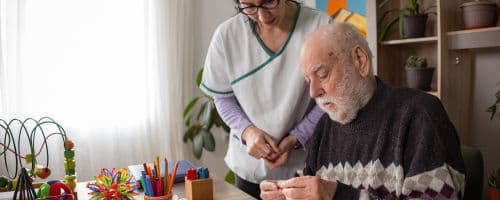 4 Benefícios da Arteterapia para idosos