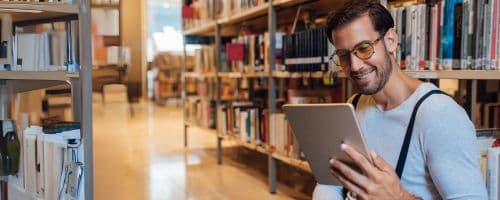 Notebook, tablet ou celular? Descubra qual é o melhor dispositivo para estudar em uma pós online