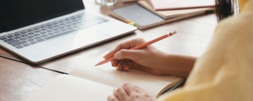 Como escolher a melhor pós-graduação EAD? Confira 7 dicas essenciais antes de se matricular