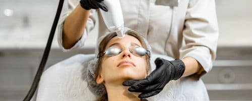 Por que a vivência em Laserterapia é essencial na formação do esteticista moderno?