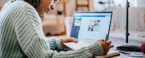 Vantagens da pós-graduação online: Por que essa modalidade tem crescido tanto?