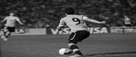 Uruguaio Suaréz é suspenso por nove jogos