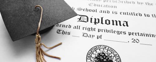 Diploma EAD e Presencial são iguais? entenda o que diz a legislação e o mercado de trabalho