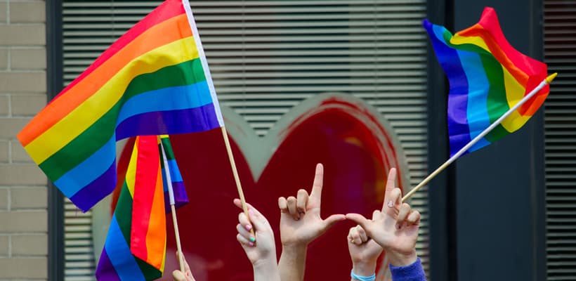 “Tratamento para a cura gay é retrocesso para o país”, diz psicóloga Márcia Cortez