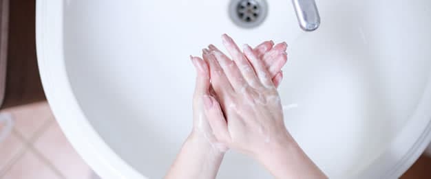 Cuidados de higiene são essenciais para manter o ambiente de trabalho e as pessoas saudáveis