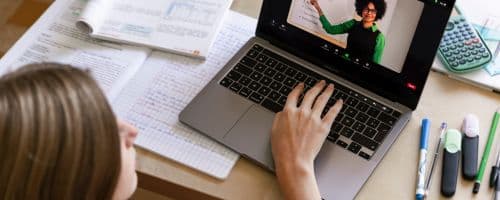 Quais são os requisitos mínimos para fazer uma Pós-graduação EAD? Veja o que é necessário