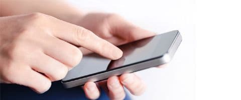 Uso excessivo do celular prejudica saúde das mãos