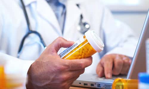 FARMÁCIA CLÍNICA E ATENÇÃO FARMACÊUTICA